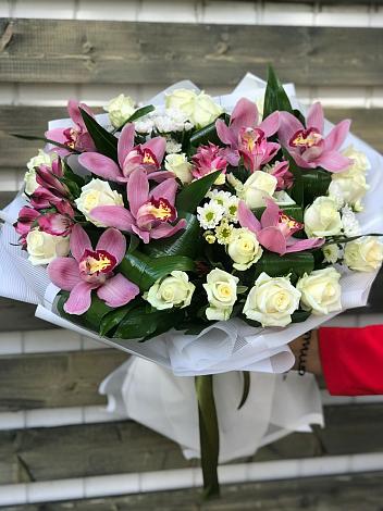 Букет цветов из: Розы и Хризантемы в Полбино