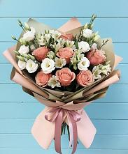 Букет цветов из:  Розы, Альстромерии и Лизиантусы в Полбино