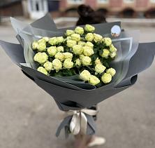 Букет Белые кустовые розы Солинеро в Полбино