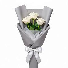 Букет 3 белые розы в Полбино