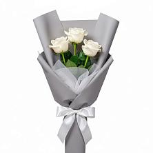 Букет 3 белые розы в Полбино