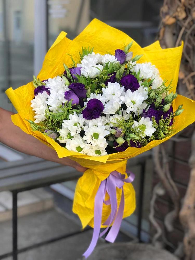 Букет цветов из: Ирисы, Хризантемы и Ромашки в Полбино