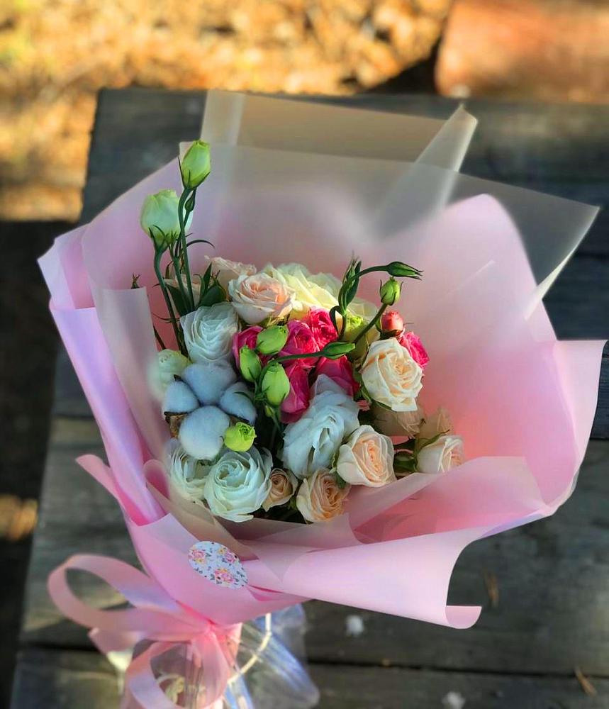 Букет цветов из: Розы и Лизиантусы в Полбино