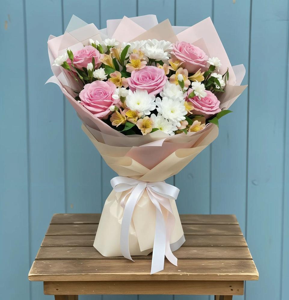 Букет цветов из: Гвоздики, Орхидеи и Розы в Полбино