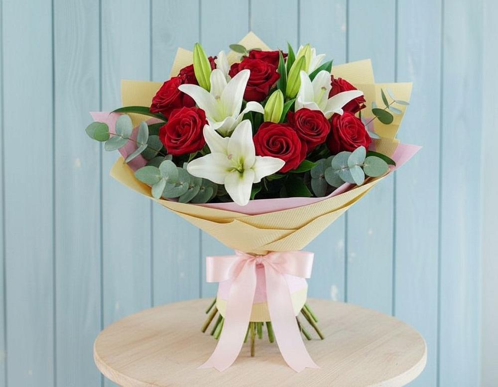 Букет цветов из: Лилии и Розы в Полбино
